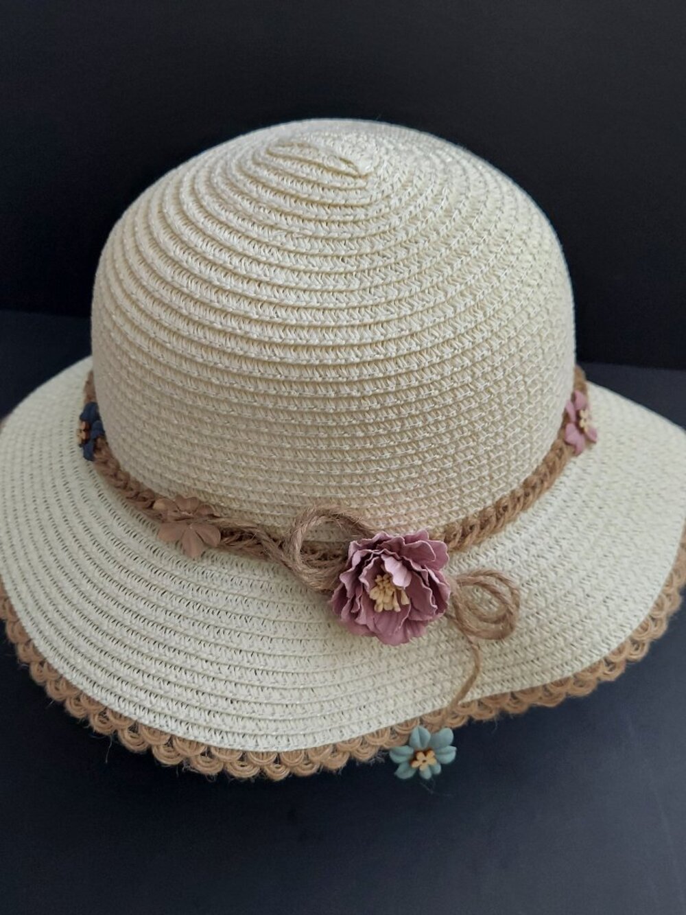 BIenvenu Girls Straw Sun Hat w/ Floral Trim Lightweight Summer Casual/Beach NWT